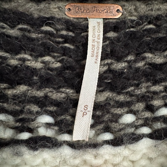 Free People Women's Cropped Sweater - Picture 3 of 3